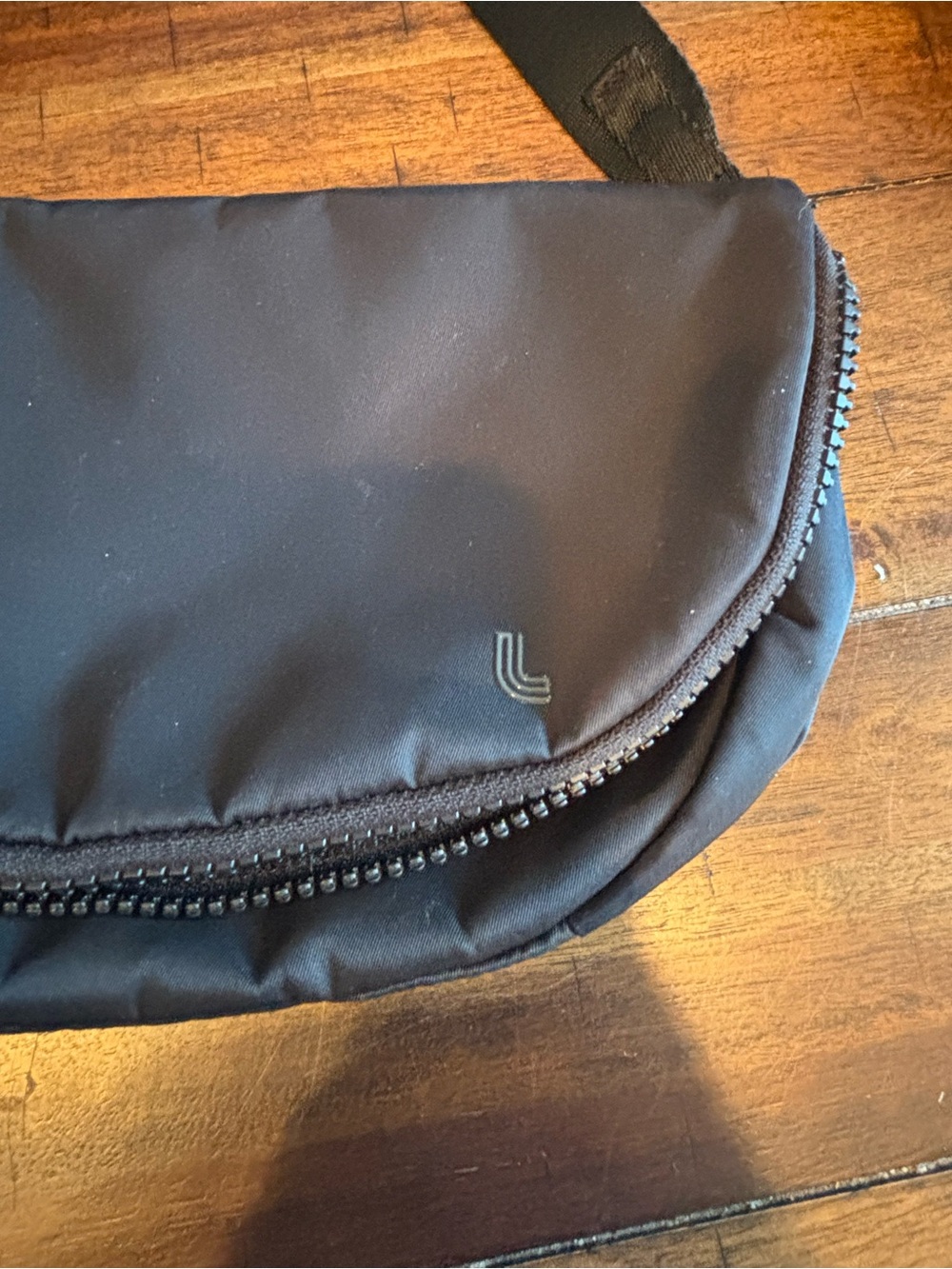LOLE Black Crossbody Bag - Picture 5 of 5